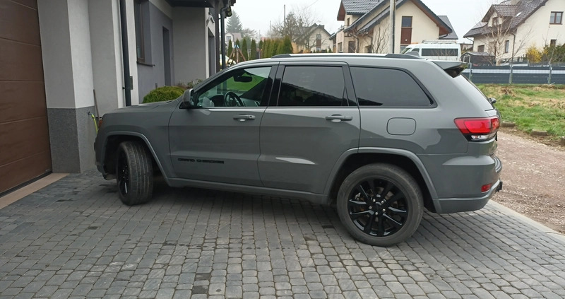 Jeep Grand Cherokee cena 133000 przebieg: 107500, rok produkcji 2019 z Kraków małe 172